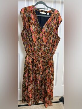 Sleeveless Printed V-Neck Dress